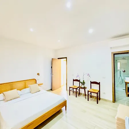 Casa Sacuri בית הארחה 3*